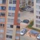 MUJER QUE CAYÓ AL VACÍO