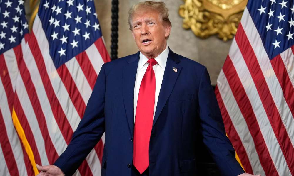DONALD TRUMP