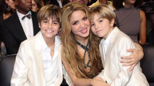 SHAKIRA E HIJOS