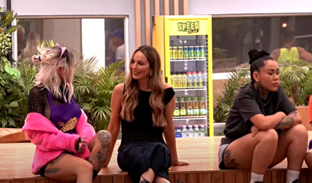 MELISSA GATE, CLAUDIA BAHAMÓN Y YINA CALDERÓN