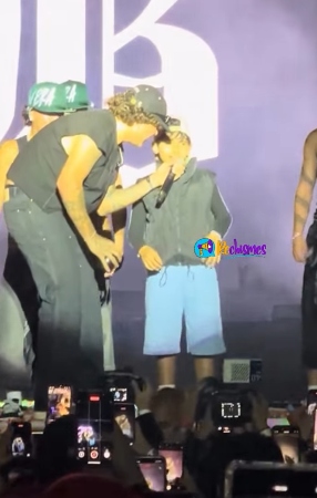 Beéle y su fan (Imagen tomada de IG Rechismes)