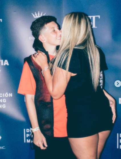 CRIS VALENCIA Y SU NUEVO AMOR
