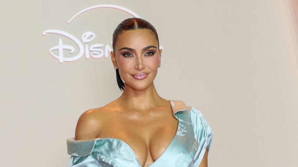 KIM KARDASHIAN
