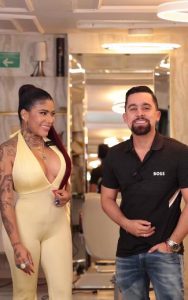 LA TOXI COSTEÑA Y EL REY DE LAS EXTENSIONES