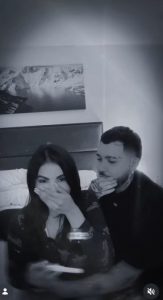 KARINA GARCÍA Y KRIS R
