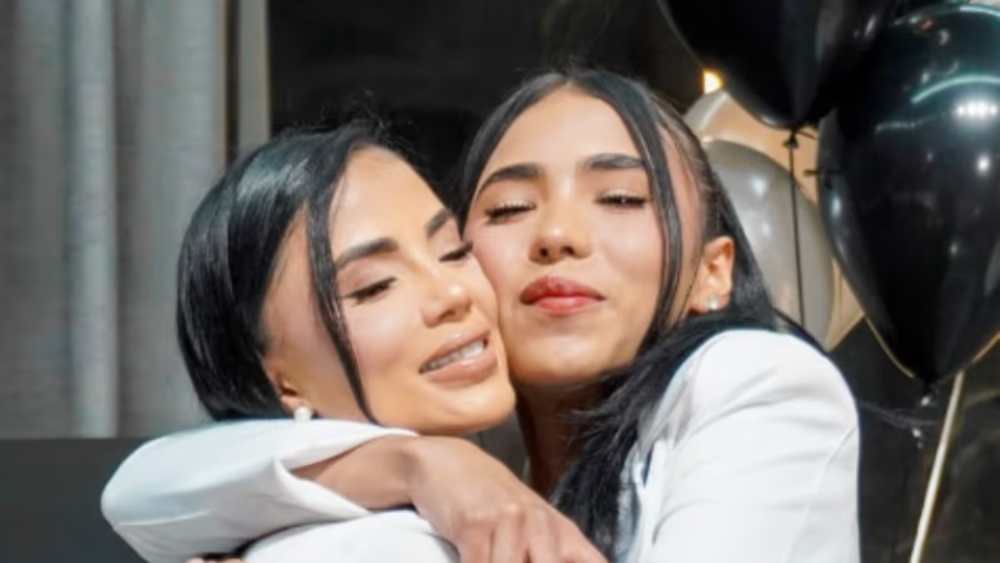 KARINA GARCÍA Y SU MAMÁ