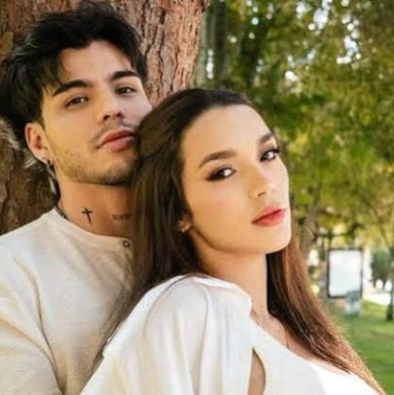 SEBASTIÁN VILLALOBOS Y CAMILA SANTAMARÍA